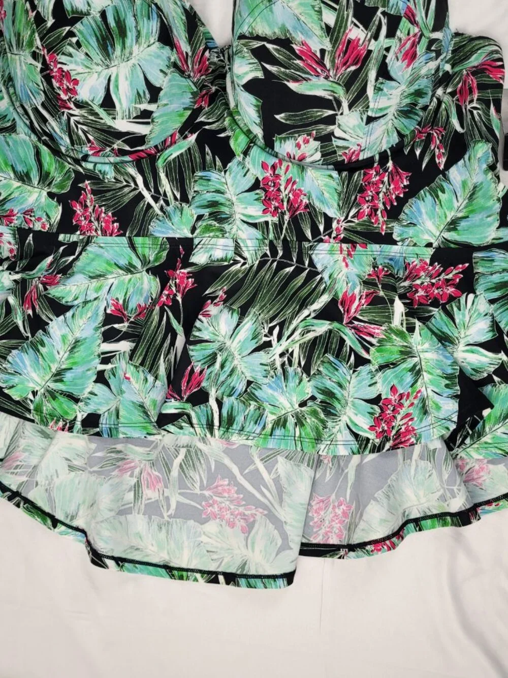 Torrid Vixen Swim Tankini Top Women's 5 Tropical Peplum Underwire Beach Vacation